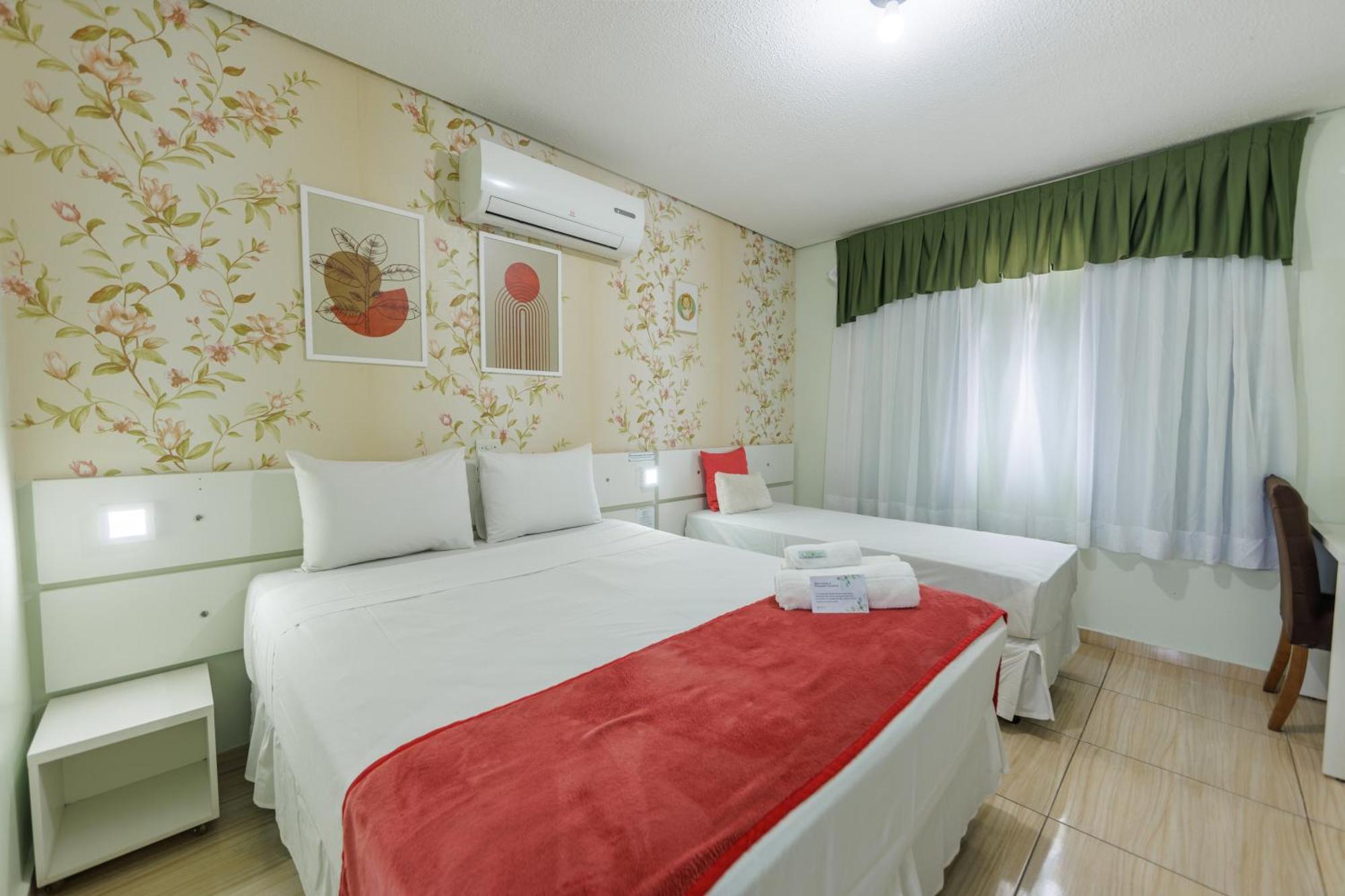 Hotel e Pousada Caroline Foz do Iguaçu Esterno foto